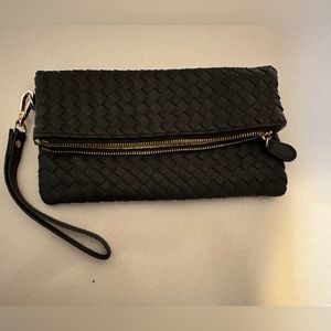 Woven clutch
